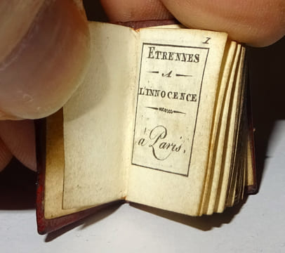 ÉTRENNES À L'INNOCENCE À PARIS - Livre MINUSCULE, LILLIPUTIEN, MINIATURE. undefined