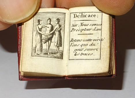 ÉTRENNES À L'INNOCENCE À PARIS - Livre MINUSCULE, LILLIPUTIEN, MINIATURE. undefined