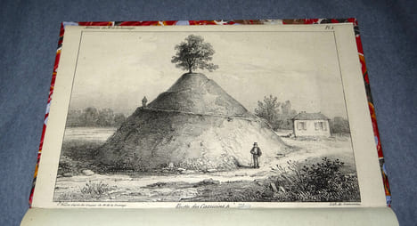 ESSAI SUR L'ORIGINE DE LA VILLE DE BLOIS ET SUR SES ACCROISSEMENTS JUSQU'AU Xe SIÈCLE. SAUSSAYE, L. de la