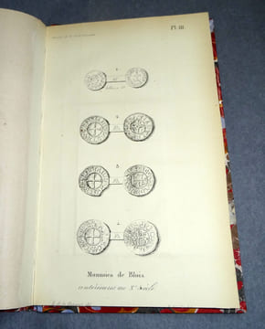 ESSAI SUR L'ORIGINE DE LA VILLE DE BLOIS ET SUR SES ACCROISSEMENTS JUSQU'AU Xe SIÈCLE. SAUSSAYE, L. de la