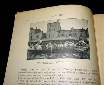 LA NATATION. NAGEURS ET JOUTEURS.
Les joutes à la lance en France - Les nageurs célèbres, modernes et contemporains - Professionnels et acrobates de la nage - L'action des sauveteurs