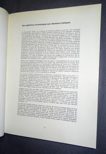 Jesus Rafael SOTO, RÉTROSPECTIVE.
Catalogue de l'exposition au Centre d'Art Contemporain de Meymac, 1992.