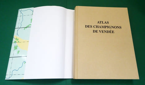 ATLAS DES CHAMPIGNONS DE VENDÉE.. PACAUD R. -Société Mycologique de La Roche-sur-Yon