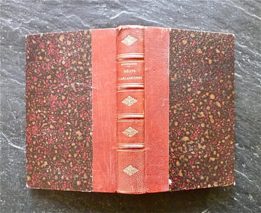 Récits carladéziens.
Dialecte du Carladez.
Préface de A. VERMENOUZE Capiscol de l'Ecole d'Auvergne.