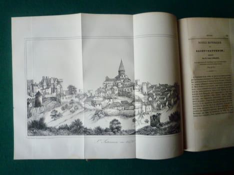 Tablettes historiques de l'Auvergne, comprenant les départements du Puy-de-Dôme et du Cantal, puis à partir du tome 2 s'ajoutent les départements de ...