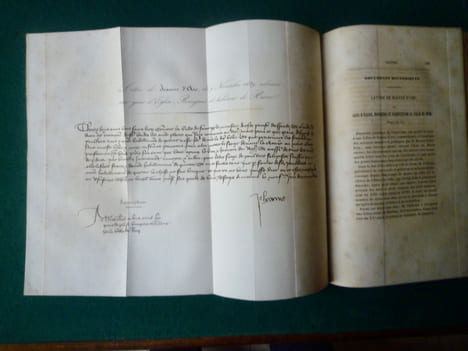 Tablettes historiques de l'Auvergne, comprenant les départements du Puy-de-Dôme et du Cantal, puis à partir du tome 2 s'ajoutent les départements de ...