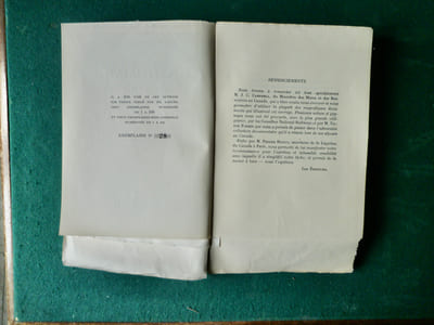 Un homme et de bêtes.
Pilgrims of the wild traduit par Jeanne Roche-Mazon