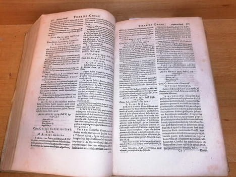 Opus chronologicum, ex authoritate potissimum Sacrae Scripturae et historicorum fide dignissimorum... cui praemissa est Isagoge chronologica... studio ...