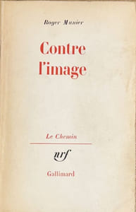Contre l'image.