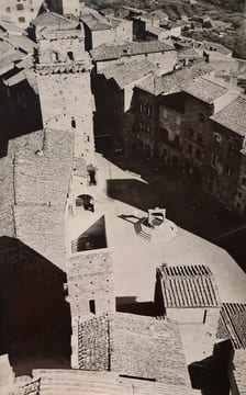 Italie. Très belle réunion de 45 photographies (Florence, Sienne, San Giminiano, Rome), 1934. . DIETRICH (Luc).