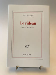 Le Rideau. Essai en sept parties.