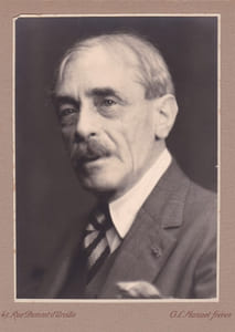 Portrait photographique original de Paul Valéry par le Studio G. L. Manuel (années 30).