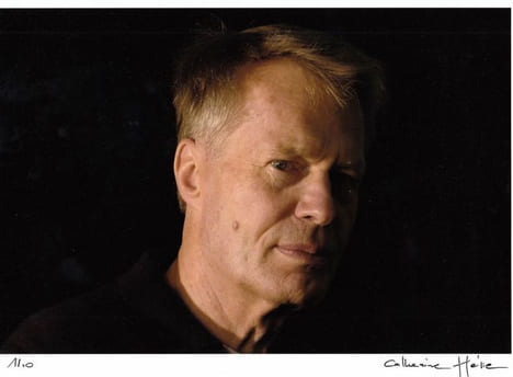 Portrait photographique par Catherine Hélie. . LE CLEZIO (J.M.G.).