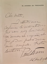 Deux lettres et une carte-lettre autographes signées adressées à Jules Claretie.