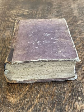 Fables héroïques où sont renfermées les plus importantes maximes de la Politique & de la Morale ; avec des discours historiques sur chaque fable ; ...