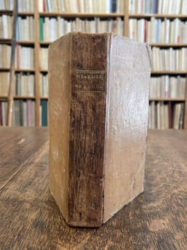Histoire des perruques, où l'on fait voir leur origine, leur usage, leur forme, l'abus et l'irrégularité de celles des ecclésiastiques.... THIERS ...