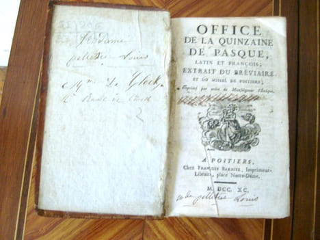 Office de la quinzaine de Pasque, latin et françois, extrait du bréviaire et du missel de Poitiers.. undefined