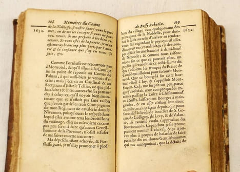 Les mémoires de messire Roger de Rabutin. comte de Bussy, lieutenant-général des armées du Roy, et mestre de camp général de la cavalerie légère. Tome ...