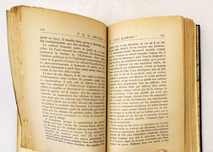 G. Q. G. secteur 1. Trois ans au Grand Quartier Général par le rédacteur du communiqué. Tome premier seul. L'état-major de la Victoire - Le crépuscule de Joffre - La tragique aventure de Nivelle.