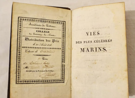 Vie du maréchal de Tourville, lieutenant-général des armées navales de France, sous Louis XIV. . RICHER (Adrien).