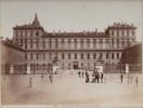 3715 Torino - Palazzo Reale ; Edifizio Cominciato Nel 1660 ( avec Personnages ) . Italie. Anonyme