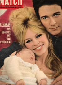 Paris Match N° 563 . Samedi 23 Janvier 1960 . B.B. Maman , Le Papa , La Star et bébé . Fréjus , Ventes Aux Enchères De Tableaux De Maitre . Marilyn et Montand