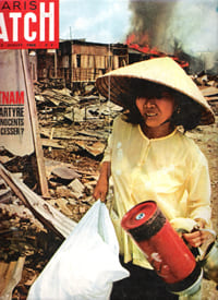 Paris Match N° 1001 .13 Juillet 1968 . Vietnam , Le Martyre Des Innocents Va-t-il Cesser ? Le Général Massu . Grace De Monaco . La NASA Une Maison sous Lune . 5 Cosmonautes Guidés Par Un Cerveau Électronique .