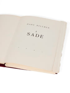 À Sade.