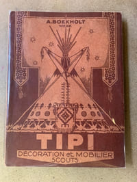 Tipi. Décoration et mobilier scouts