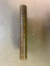 Paris en Amérique par Louis Lefebvre. Parisien de la Société des Contribuables de France et des Administrés de Paris etc.. Vingt-quatrième édition * Paris * Charpentier. Libraire-Editeur * 1869 * Relié, demi-basane fauve, dos orné de quadruple filets dorés, plats et gardes de papier marbré, tranches mouchetées, reliure d’époque, in-12 (17,5x11cm) de 2ff.-392 pages
Derrière ce roman satirique, roman aussi utopique sociale se cache un homme politique qui marqua de son action les relations entre la France et les Etats-Unis et joua un rôle impor-tant de la vie intellectuelle et de la vie politique de la France entre 1848 et 1883. Voir l’important article dans Persée : de Henri Wallon « Notice sur la vie et les travaux de Edouard-René Lefebvre-Laboulaye du 18 novembre 1887. Bon exemplaire