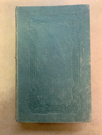 Guide pittoresque, portatif complet du Voyageur en France, contenant les Relais de Poste, dont la distance a été convertie en kilomètres, et la Description des Ville, Bourgs, Villages, Châteaux, et généralement de tous les lieux remarquables qui se trouvent, tant sur les grandes routes de poste que sur la droite ou sur la gauche de chaque route. Troisième édition, ornée d’une grande carte routière, et de trente gravures en taille-douce