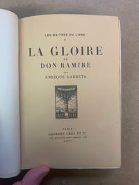 La gloire de Don Ramire. Une vie au temps de Philippe II. Traduit de l’espagnol par Rémy de GOURMONT. Portrait de l’auteur gravé par P.E.Vibert