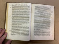 Satyrae, Cum antiquissimis commentariis qui Cornuto tribuuntur, collatis cum veteribus membranis, & auctis. Eliae Vineti Praefatio & Annotationes in easdem. P. Pithoei IC variae lectiones & notae ad veteres glossas. Theodori Marcilii Professoris Eloquentiae Regii Emendationes & Commentarius. Accesserunt Indices rerum & verborum quae in satyris & commentariis 