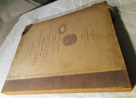 Catalogue des Camées Antiques et Modernes de la Bibliothèque Nationale.. BABELON (Ernest)
