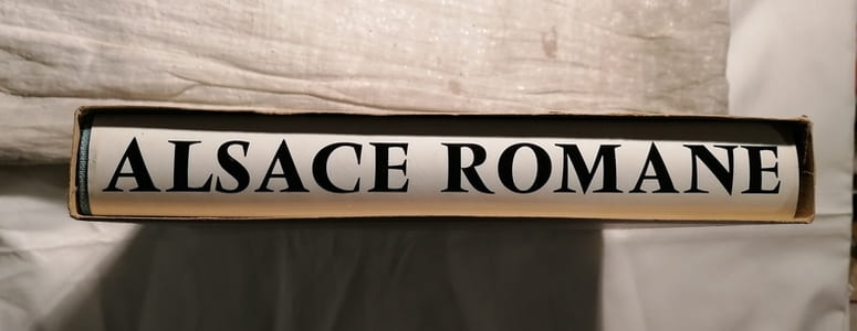 Alsace Romane. Introduction de Hans Haug.Texte et plans de Robert Will.