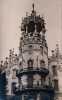 Cinq photographies r&eacute;alis&eacute;es par Man Ray sur l’architecture Art Nouveau de Barcelone en relation avec le textede Salvador Dali : &laquo; de la beaut&eacute; ...