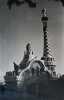 Cinq photographies r&eacute;alis&eacute;es par Man Ray sur l’architecture Art Nouveau de Barcelone en relation avec le textede Salvador Dali : &laquo; de la beaut&eacute; ...