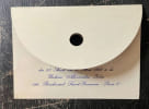 Ensemble de deux invitations et une carte de la galerie Iolas. FONTANA LUCIO (1899-1966)