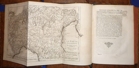 HISTOIRE ROMAINE DEPUIS LA FONDATION DE ROME JUSQU'A LA BATAILLE D'ACTIUM : C'est à dire jusqu'à la fin de la république. ROLLIN et CREVIER