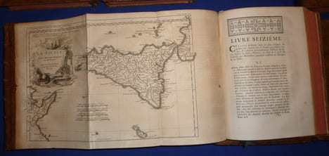 HISTOIRE ROMAINE DEPUIS LA FONDATION DE ROME JUSQU'A LA BATAILLE D'ACTIUM : C'est à dire jusqu'à la fin de la république. ROLLIN et CREVIER