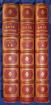 LES ARTS SOMPTUAIRES
Histoire du costume et de l'ameublement et des arts et industries qui s'y rattachent
. HANGARD-MAUGE
Ch. LOUANDRE