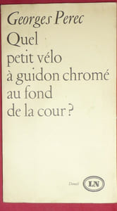 Quel petit vélo à guidon chromé au fond de la cour