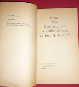Quel petit vélo à guidon chromé au fond de la cour