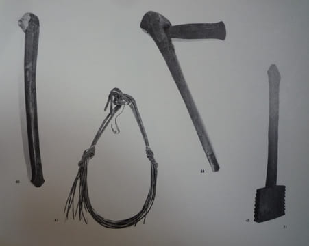 ART ET ARTISANAT TSOGHO. Otto GOLLNHOFER, Pierre Sallée et Roger Sillans
préface de André LEROI-GOURHAN
