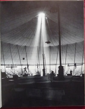 Pierre Mac Orlan, Henry Thétard, Tristan Rémy, Calder, Alain Sergent, Robert Margerit, .... Permanence du cirque