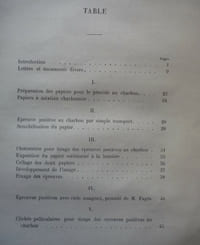 Procédés de photographie au charbon, aux encres d'impression et aux sels d'argent.