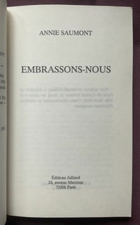 Embrassons-nous. Envoi de l'auteur.
