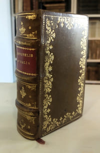 Aristotelis stragiritae libri omnes,quibus tota Moralis Philosophia,quae ad formandos mores tum singulorum,tum familiae,tum civitatis,spectat,continetur