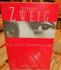La pitié dangereuse roman traduit de l'allemand par Alzir HELLA. ZWEIG Stefan