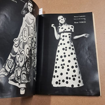 L'Officiel #551-552 : Exceptionnel. Les collections de printemps entièrement en couleurs. L'Officiel de la Couture et de la Mode de Paris 